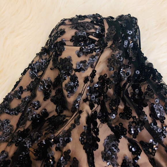 One shoulder Express top - Picture 4 of 8